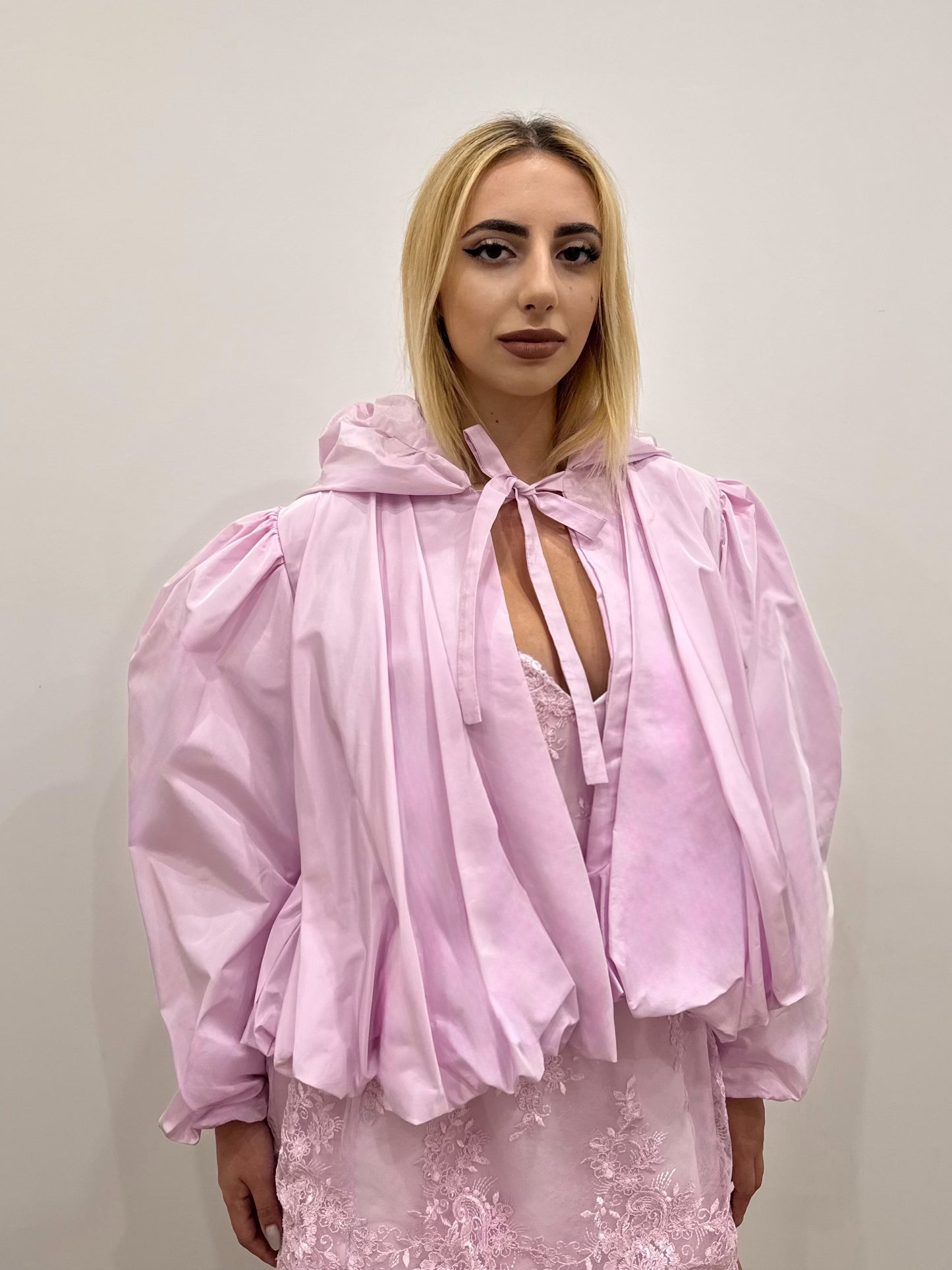 SHORT PINK CAPE